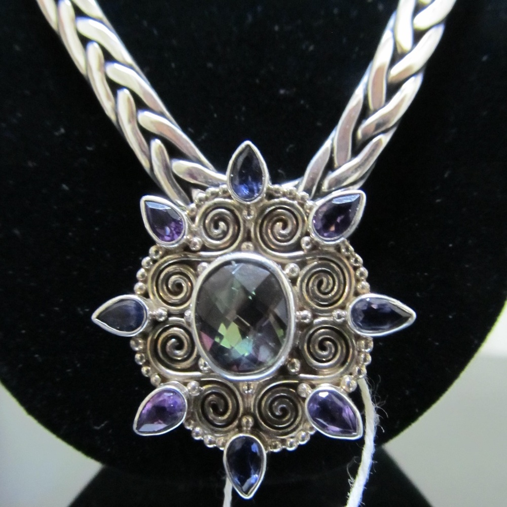 Sajen necklace